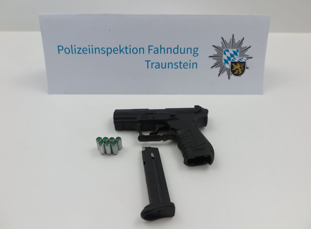Kroate mit täuschend echter Schreckschußpistole un