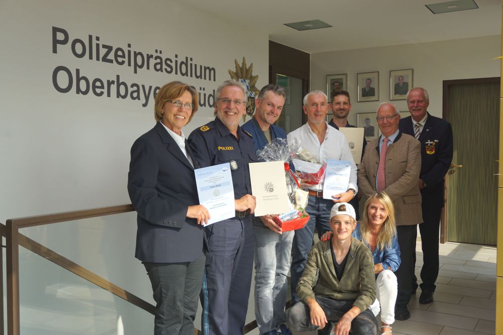 Polizei und DLRG ehren zwei Lebensretter