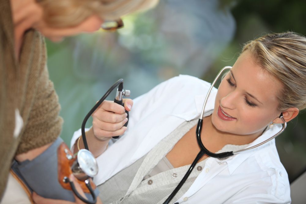 Bayerns Gesundheitsministerin warnt vor Allergiepf