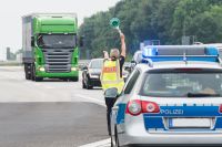 Mit Falschdokumenten bei Polizeikontrolle ausgewie
