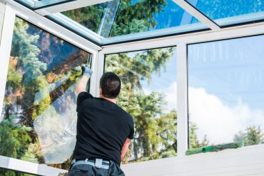 Burghausen Scheibe eingeschlagen