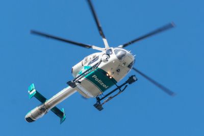 Schwerer Verkehrsunfall zwischen Auto und Kind
