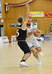 Alle Teams Nur vier Spiele am Wochenende