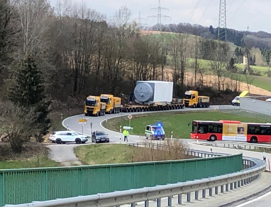 400 Tonnen schwer und fast 70 Meter lang Außergewö