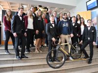 Tausende besuchen Industrie und Kontaktmesse Rosen