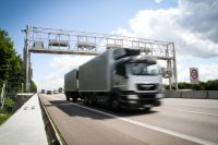 A8 A99 Auffahrunfall mit zwei beteiligten Lkw