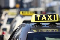 Spektakulärer Verkehrsunfall endet glimpflich in K
