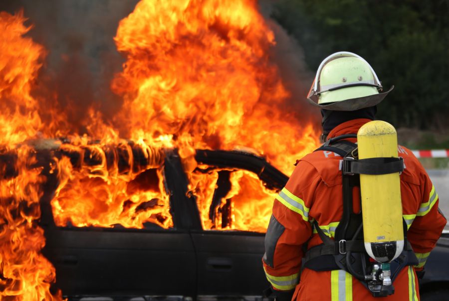 PKW in Flammen bei Weyern