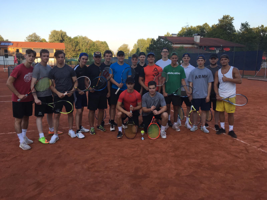 Teambuilding der Starbulls Junioren beim Tennis