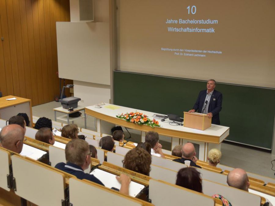 Studiengang Wirtschaftsinformatik feiert 10 jährig