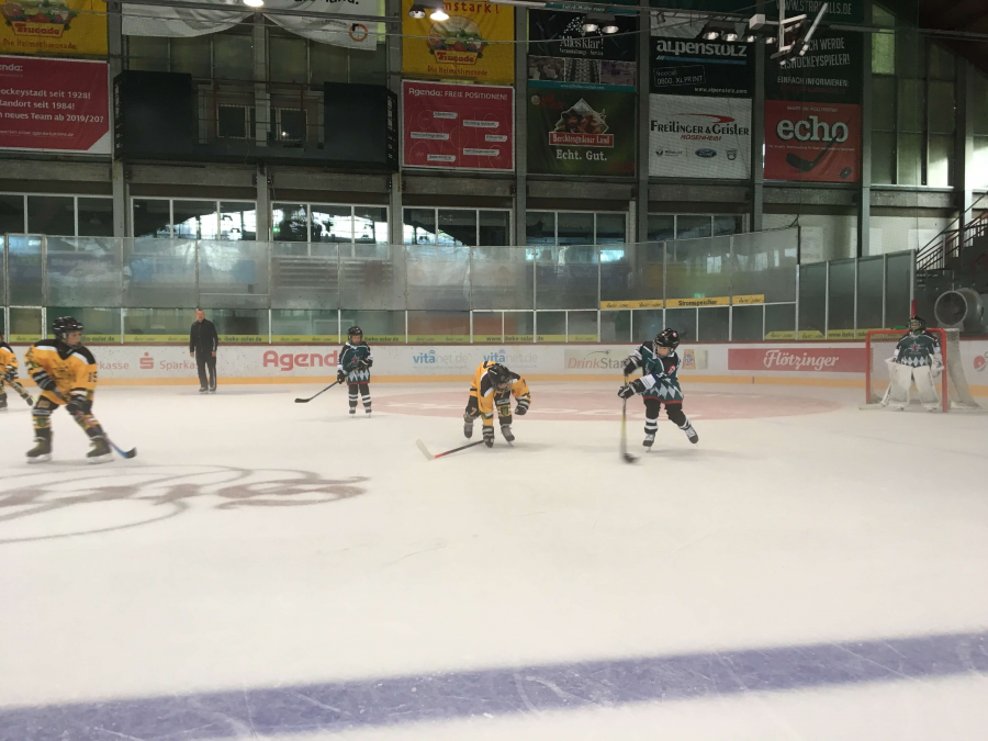 Erste Tests nach kurzer Trainingszeit auf dem Eis