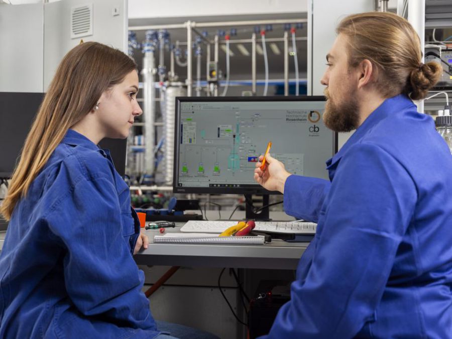 Industrie sucht händeringend Chemtroniker Studieng