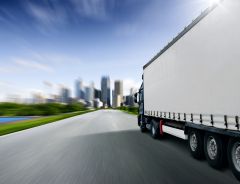 Riedering Lkw verliert Reifen