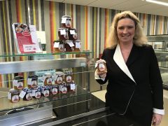 Sozialministerin Schreyer Mit dieser Marmelade unt
