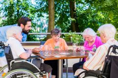 Erste Bewohner sind ins Alten und Pflegeheim St Lu