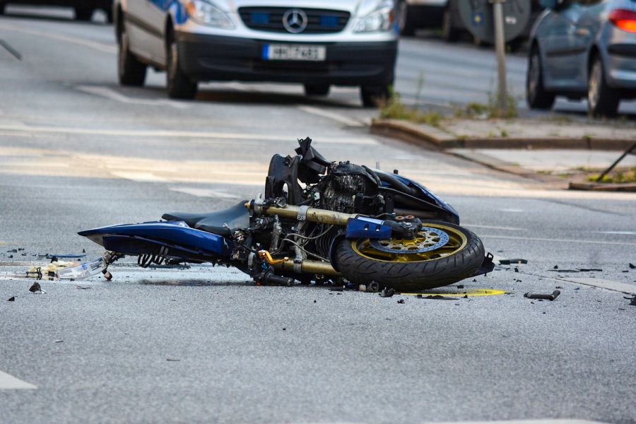 Sammerberg Motorradfahrer landet alleinbeteiligt i