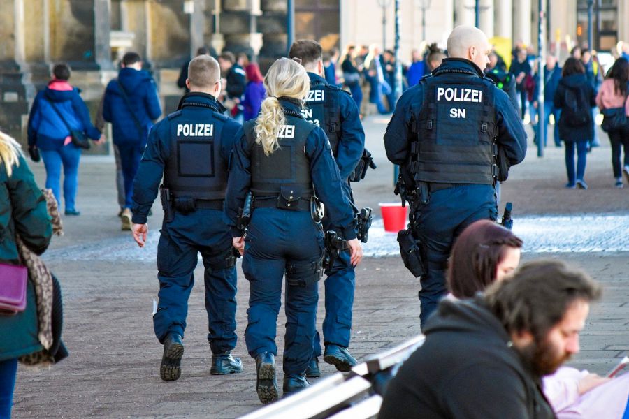 Berchtesgaden Polizei löst Hochzeitsfeier auf Mehr