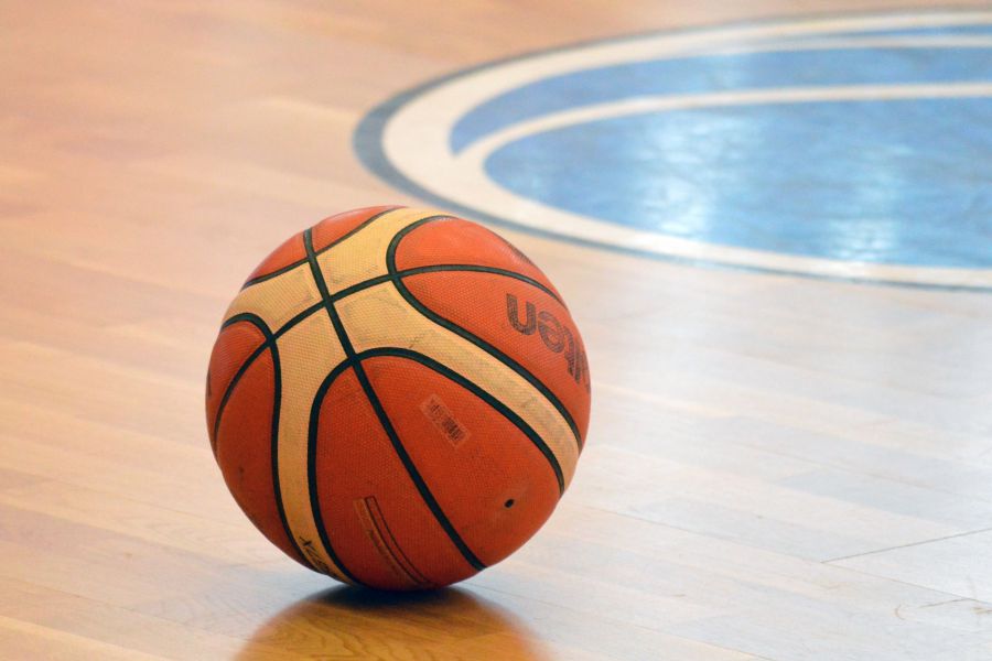 Wasserburg Basketballlehrerin Sidney Parsons erhäl