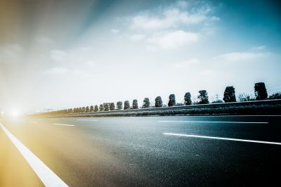 Feilnbach Glatteis bringt Autofahrer in Lebensgefa