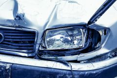 Albaching Verkehrsunfall mit flüchtigen Insassen