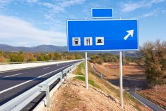 Verkehrsunfall auf der A8 mit anschließender Fluch