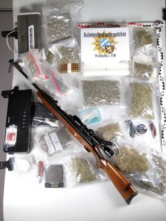 Kripo stellt Marihuana und Waffen sicher