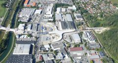 B 15 Aicherparkbrücke Einbau der Fahrbahnplatte