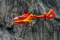 Lawine reißt Skitourengeher mit