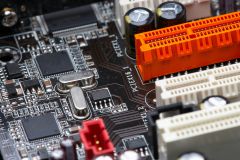 Aiwanger Sichere Mikroelektronik und Halbleiter si