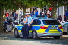 Rosenheim Täter flüchtet dann greift er Polizeibea