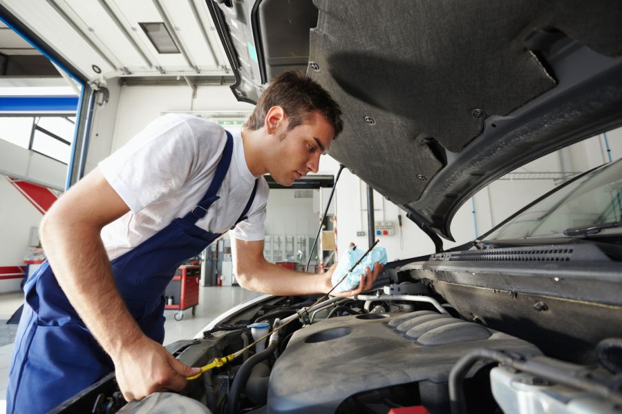 TÜV und Abgasuntersuchung Sicher unterwegs
