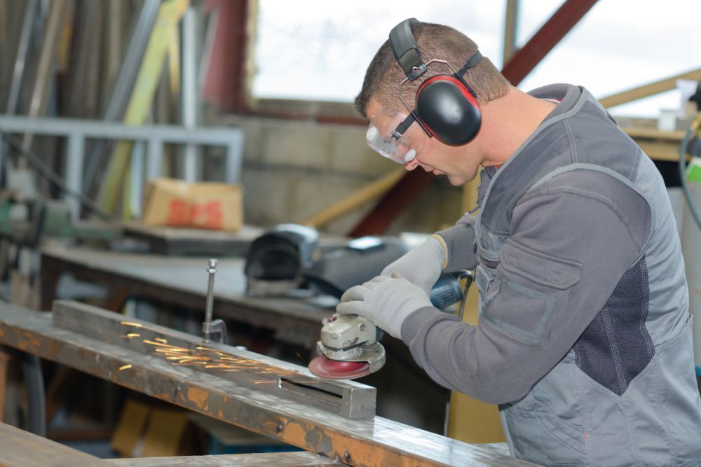 Mitarbeiter für die Verarbeitung von Kohlefasern m