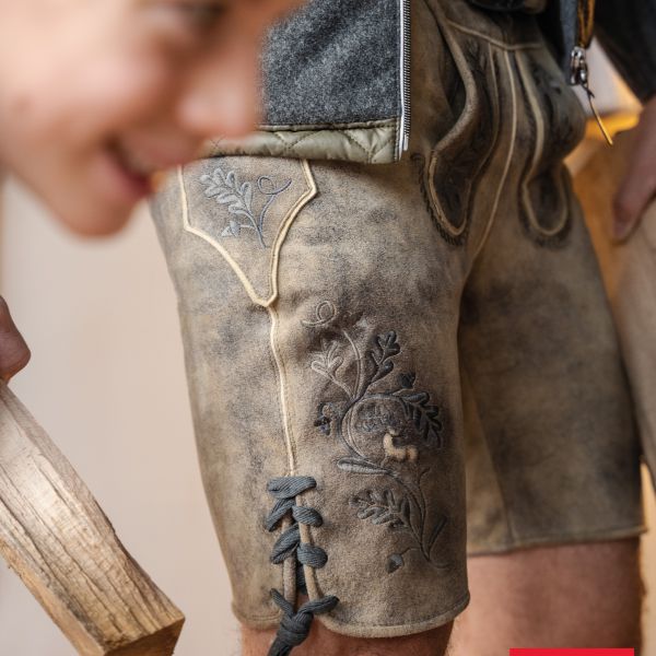 Fesche Lederhose für Buam