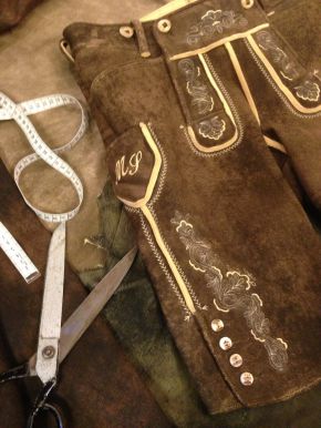 Lederhosen nach Maß vom Trachten und Lederspeziali
