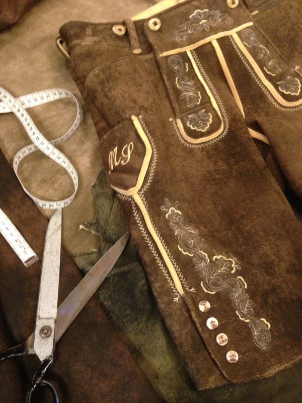 Lederhosen nach Maß vom Trachten und Lederspeziali