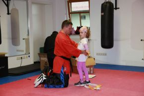 Wir bieten Ihnen Kickboxen für Klein und Groß