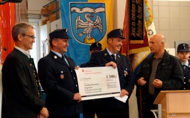 Spende des BDS Brannenburg an die Feuerwehr Degern