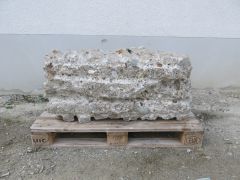 Mauersteine mit abgebohrter Sichtfläche aus Nagelf
