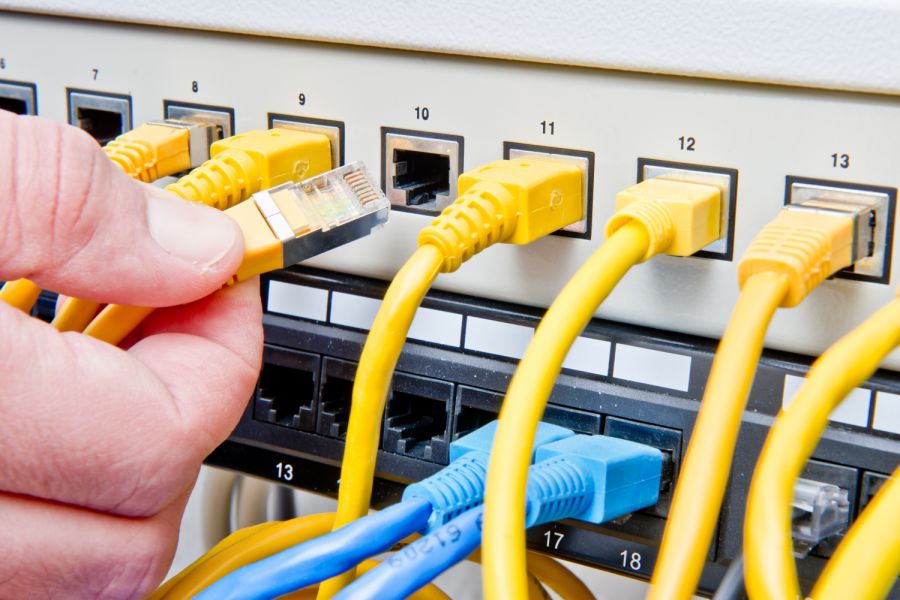 Kommunikations und Netzwerktechnik